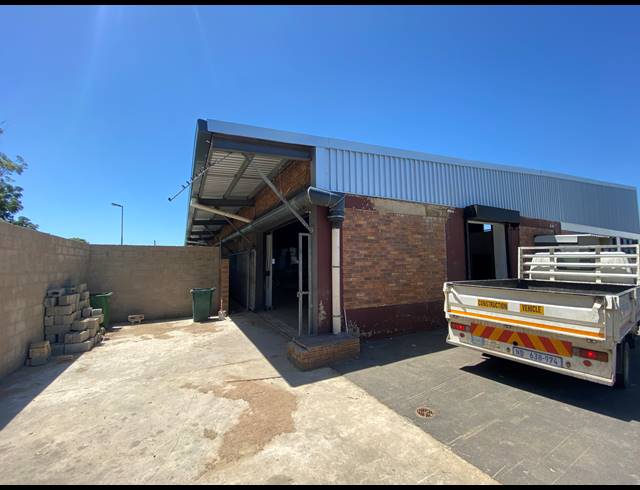 1,200M² WAREHOUSE TO LET IN SPRINGFIELD